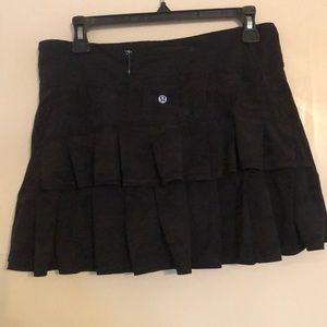 Subdued camo lululemon skirt